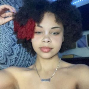 Meet your Posher, Erica